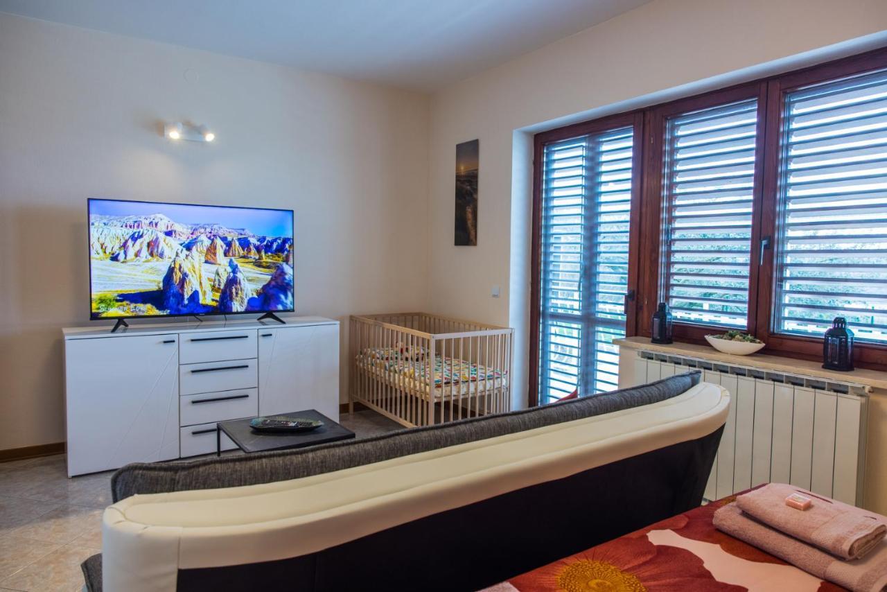 Apartments Milok Secovlje Luaran gambar